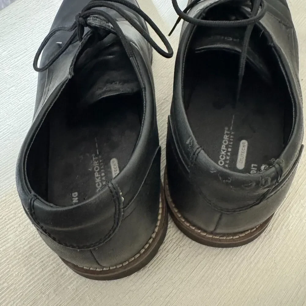 Rockport Men's Plain Toe Oxfords shoes Lug Sole Maverick sz 11 black leather